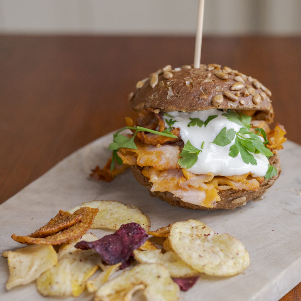 Kipkebab met yoghurt-knoflooksaus