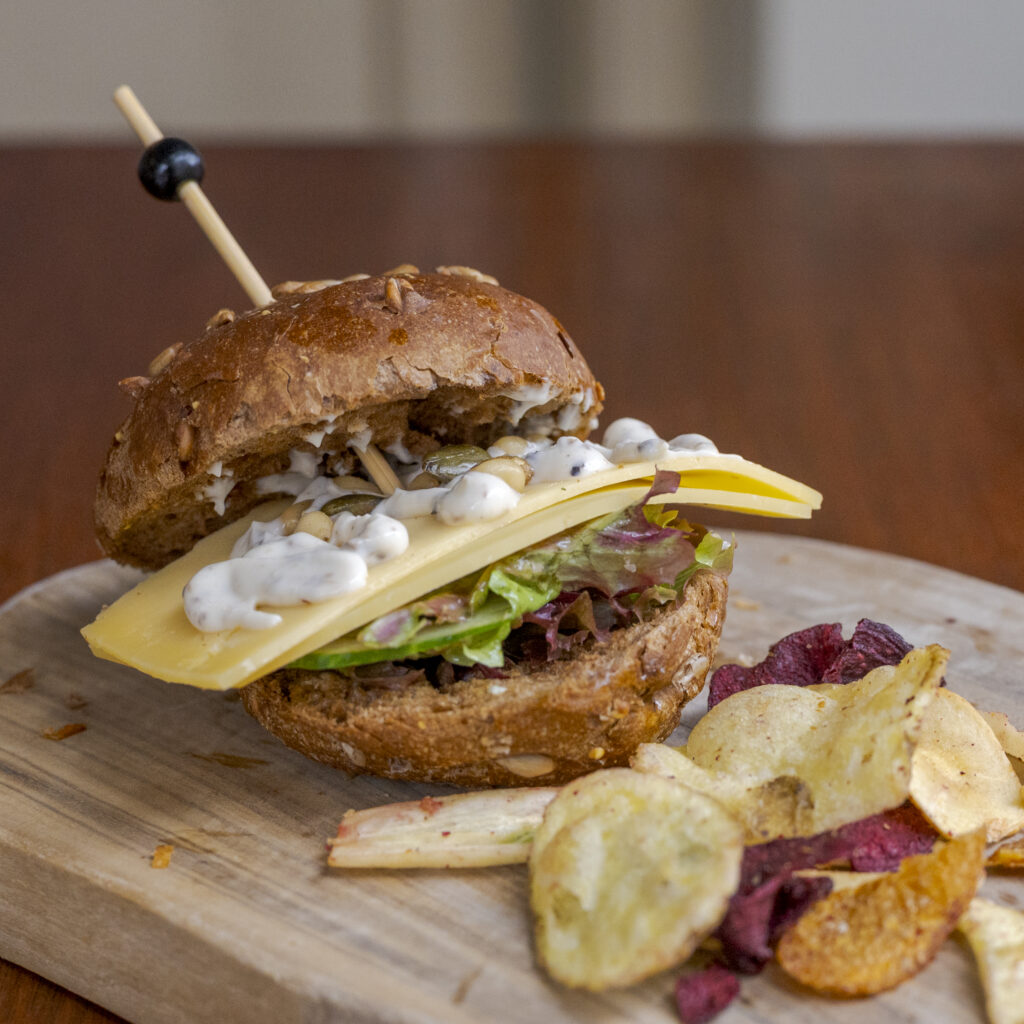 Jong belegen kaas met truffel mayonaise
